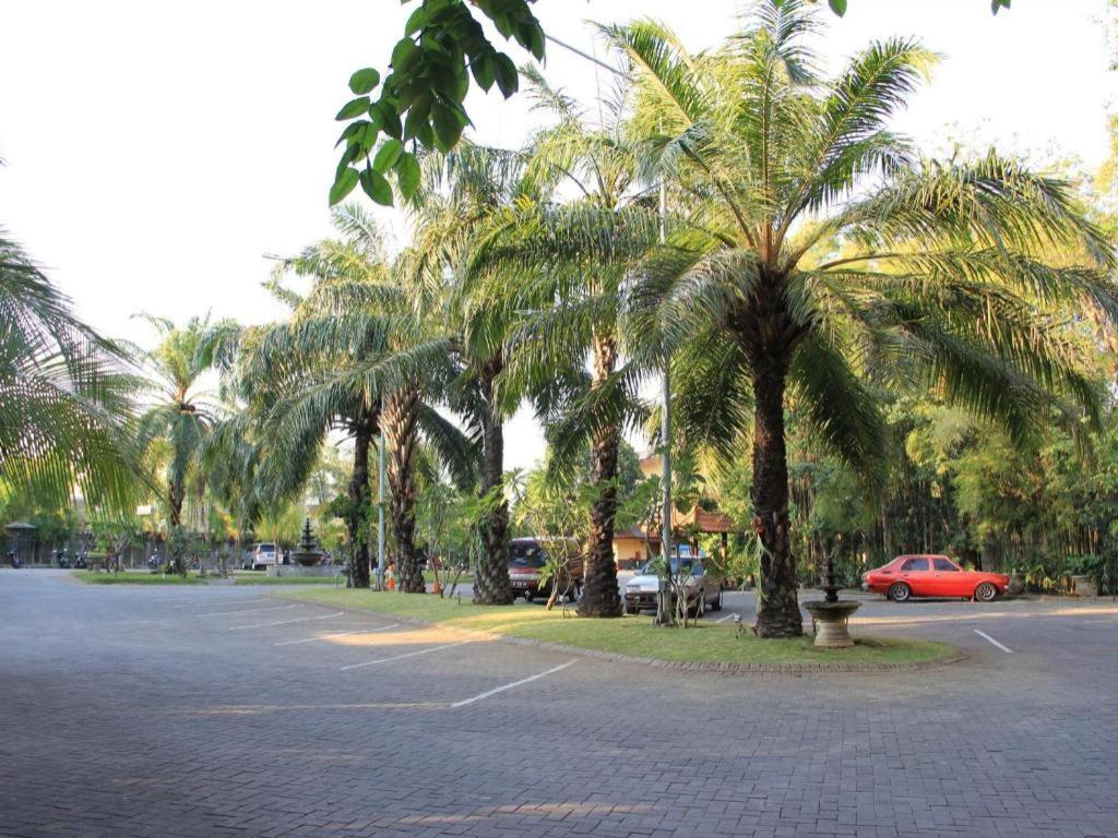 Narita Classic Hotel Surabaya Kültér fotó