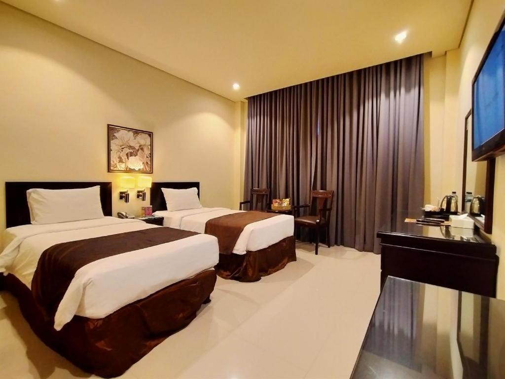Narita Classic Hotel Surabaya Kültér fotó