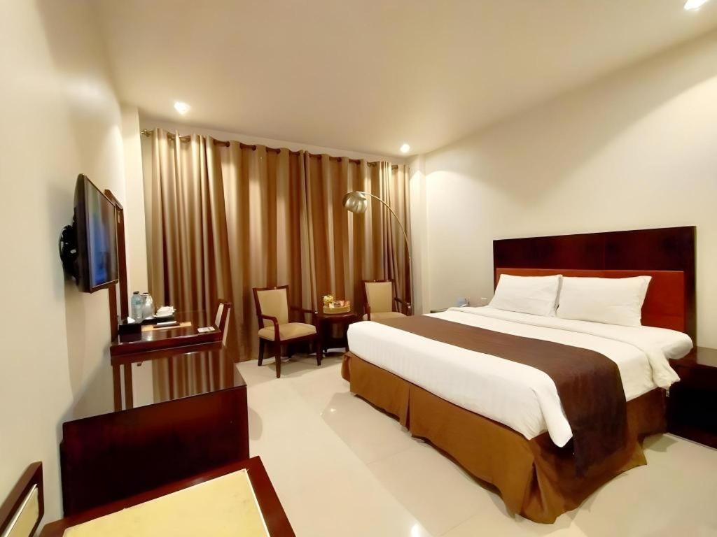 Narita Classic Hotel Surabaya Kültér fotó
