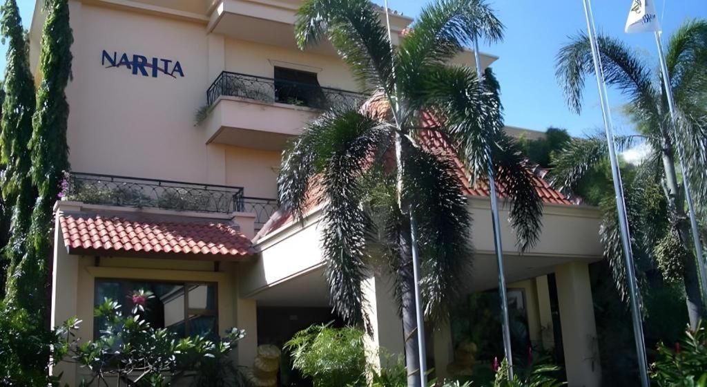Narita Classic Hotel Surabaya Kültér fotó