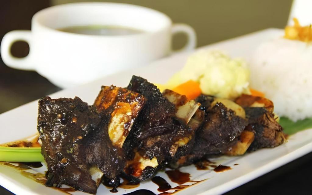 Narita Classic Hotel Surabaya Kültér fotó