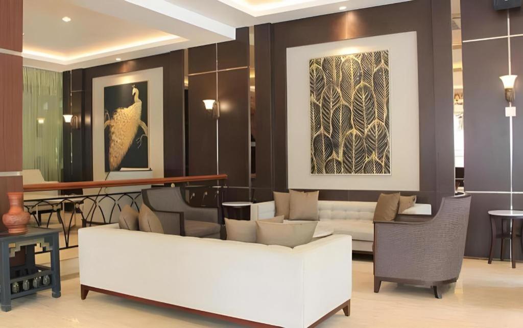 Narita Classic Hotel Surabaya Kültér fotó