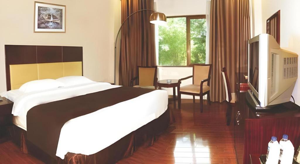 Narita Classic Hotel Surabaya Kültér fotó